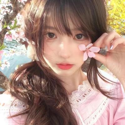 属于她们的片刻