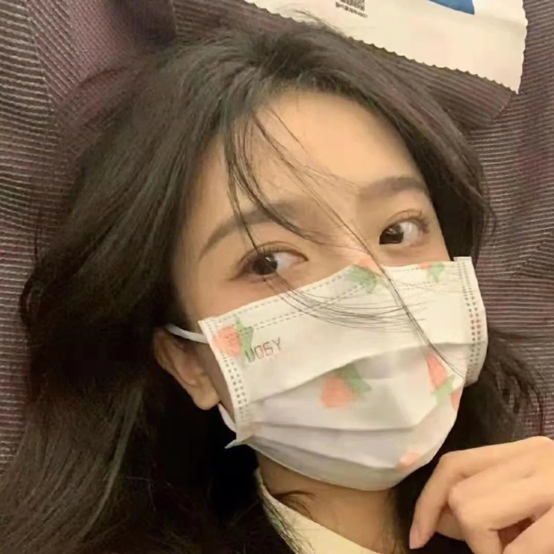 照片里的伴娘